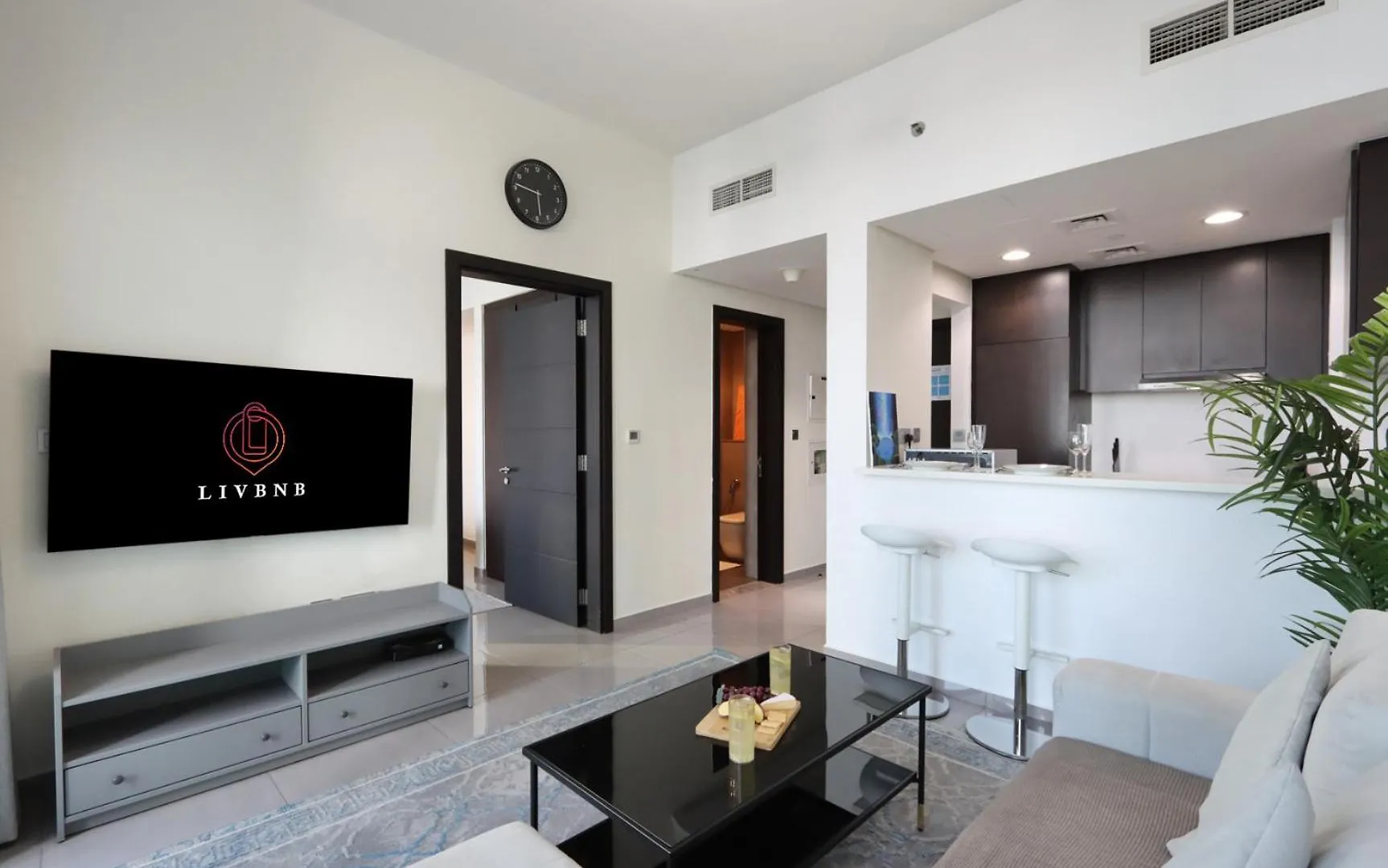 Apartment Livbnb Suites - Bright 1 Bedroom Suite In Merano Tower Dubai United Arab Emirates