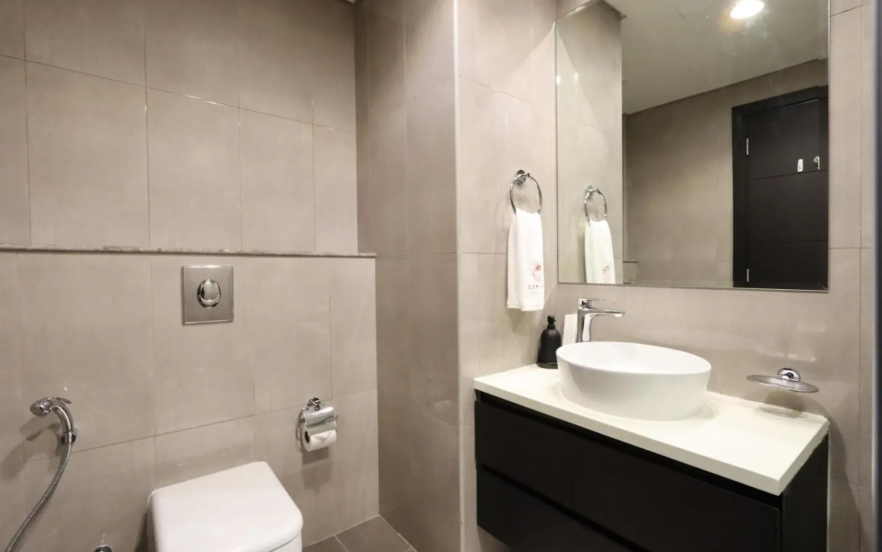 Livbnb Suites - Bright 1 Bedroom Suite In Merano Tower Dubai 0*,  United Arab Emirates