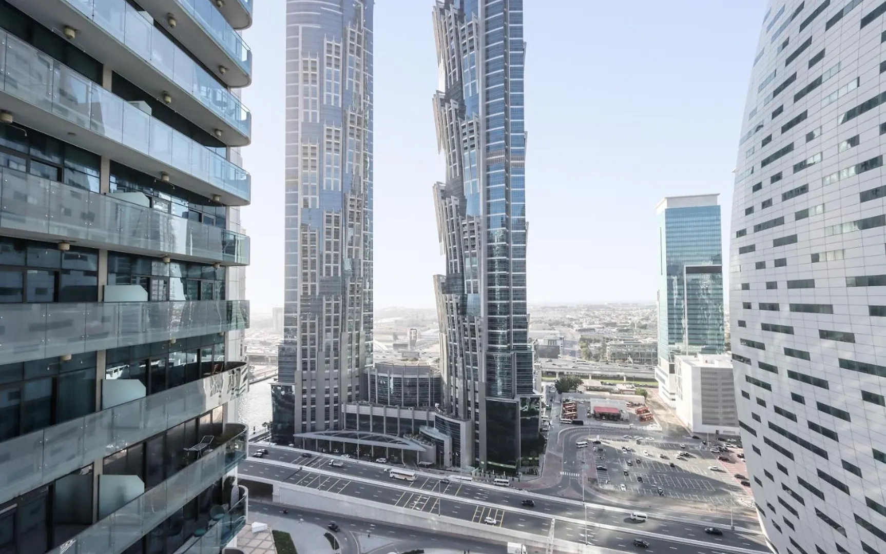 Apartment Livbnb Suites - Bright 1 Bedroom Suite In Merano Tower Dubai