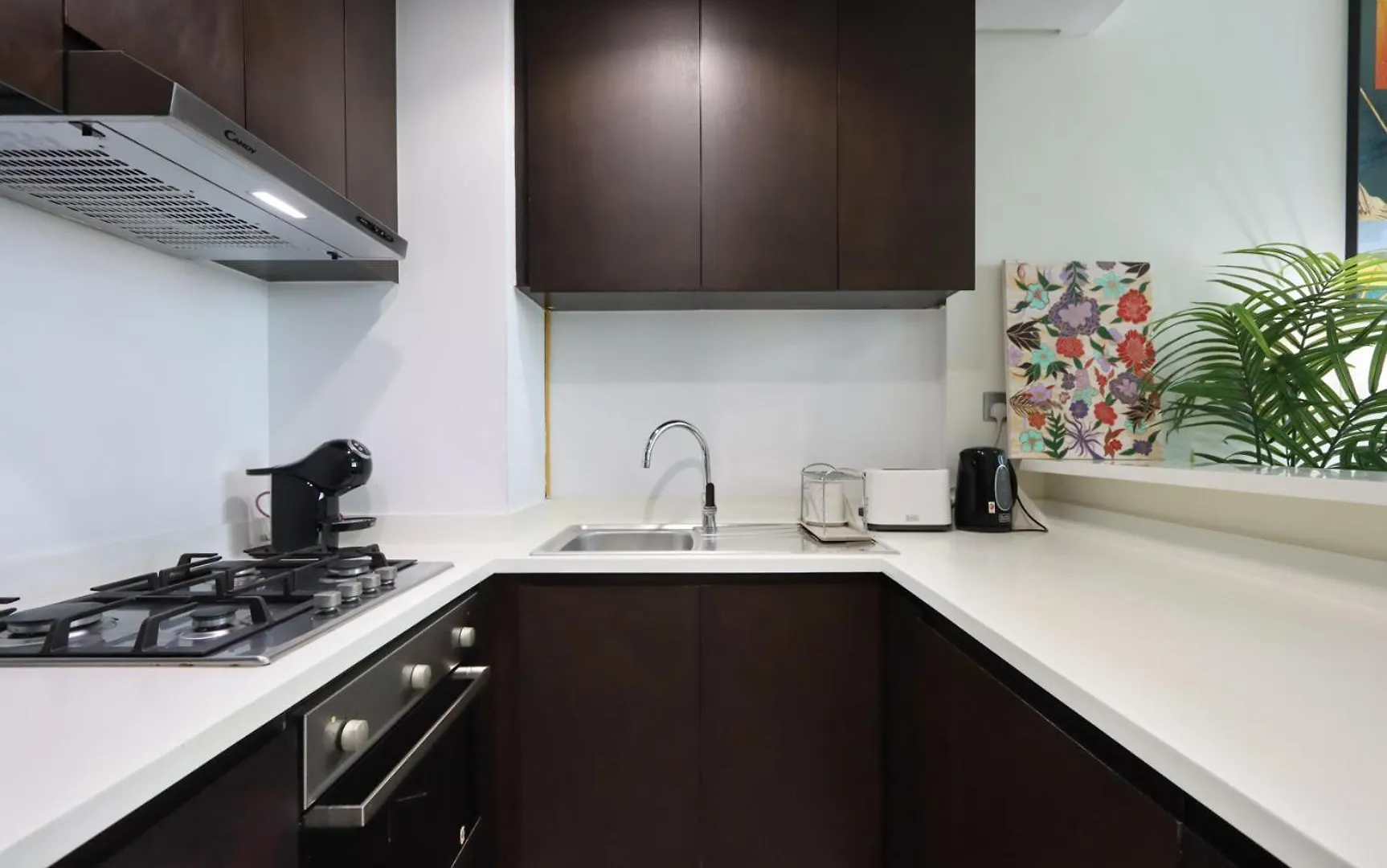 Apartment Livbnb Suites - Bright 1 Bedroom Suite In Merano Tower Dubai United Arab Emirates