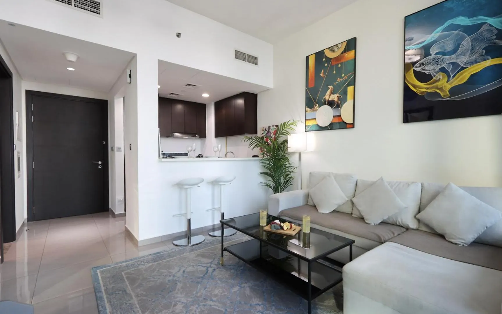 Livbnb Suites - Bright 1 Bedroom Suite In Merano Tower Dubai Apartment