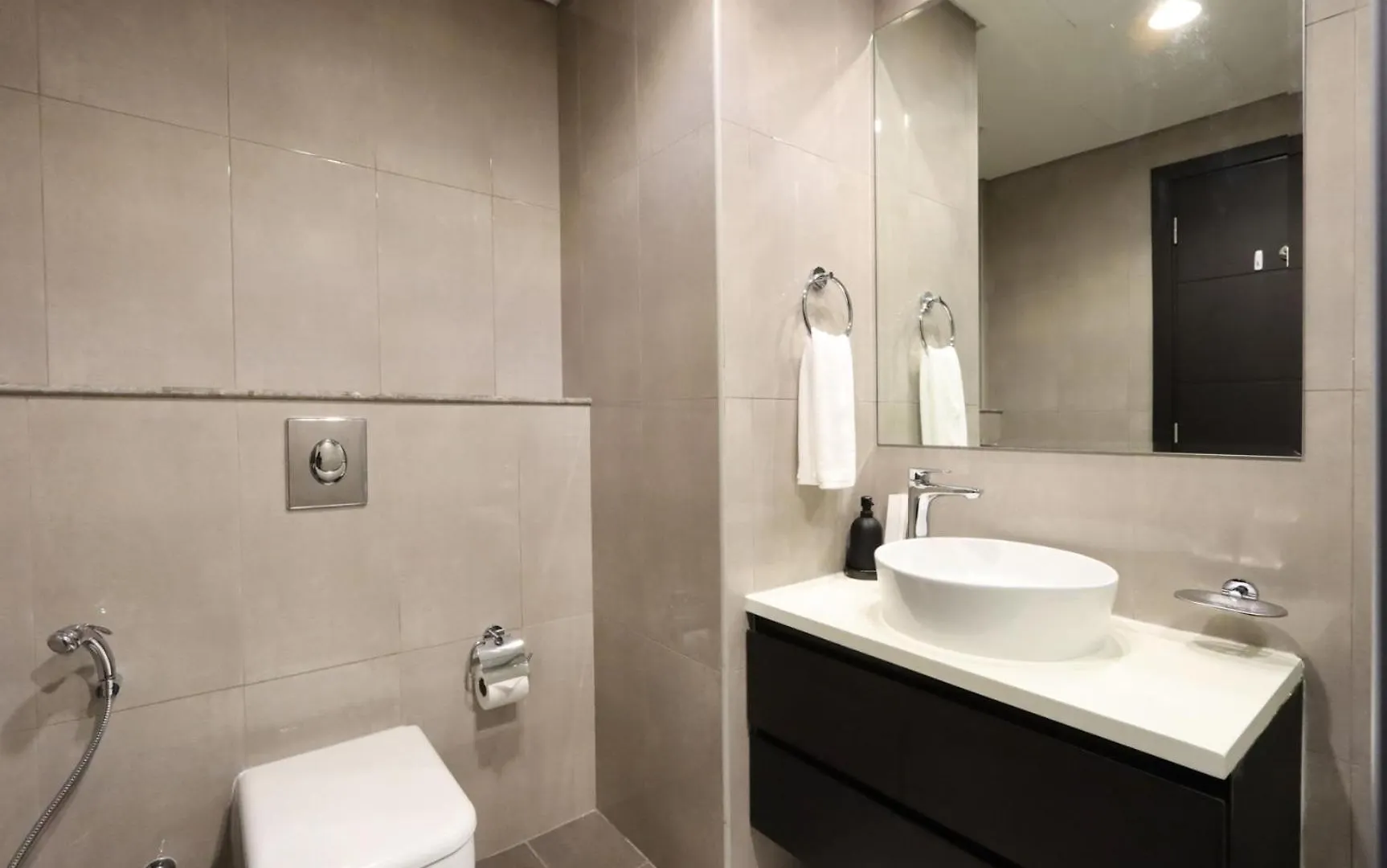 Livbnb Suites - Bright 1 Bedroom Suite In Merano Tower Dubaj